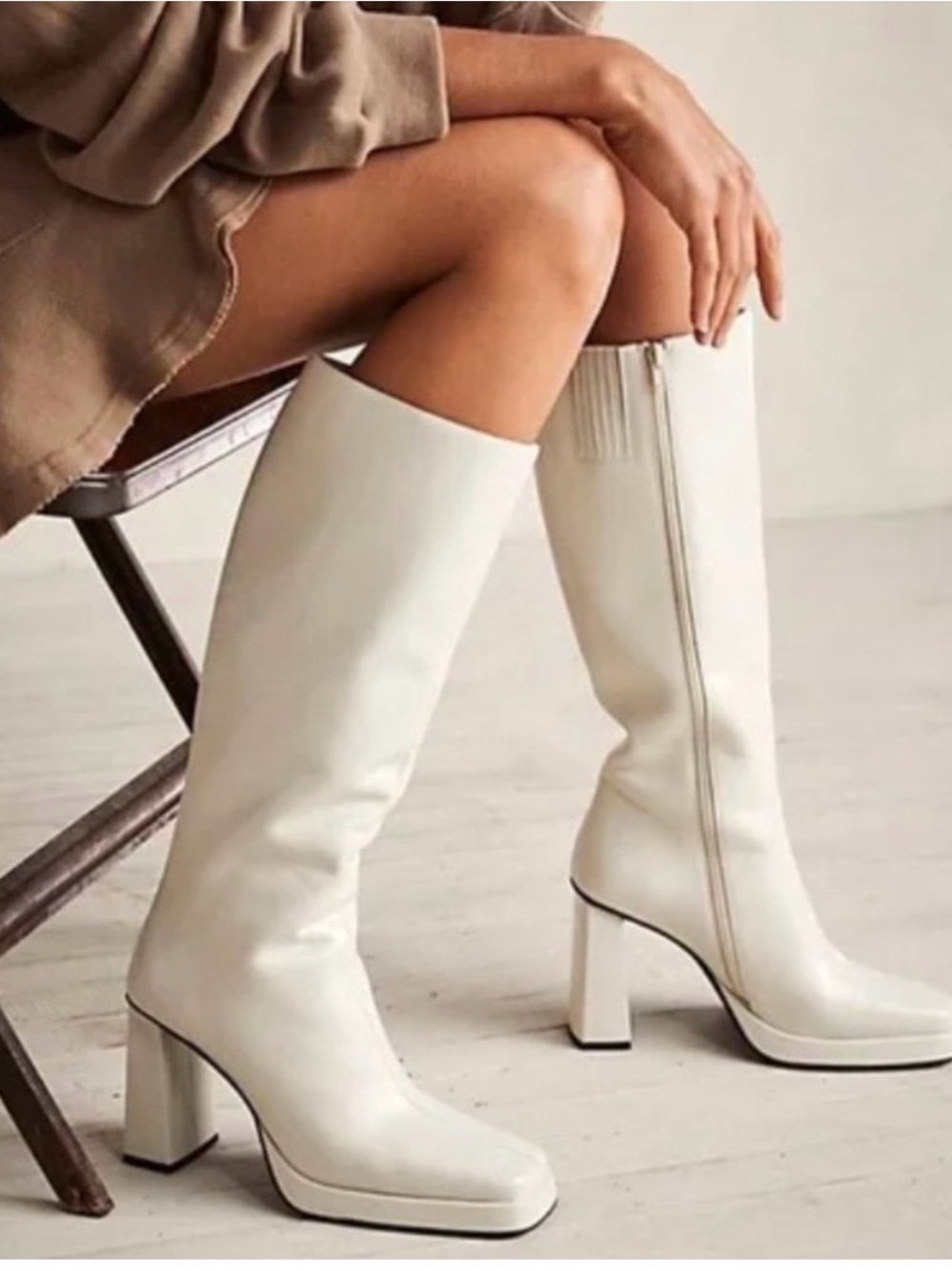 Stunning Jeffrey Campbell Maximal platform boots in white leather, size 9.5